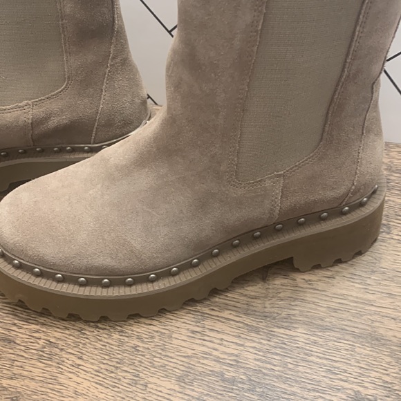 Vince Camuto brand New Boots - Picture 2 of 7